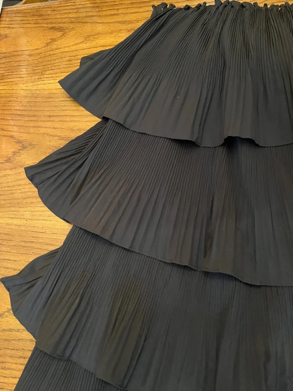 Mare Mare Anthropologie Tiered Pleated Black Maxi Skirt, size 2X - Picture 3 of 9